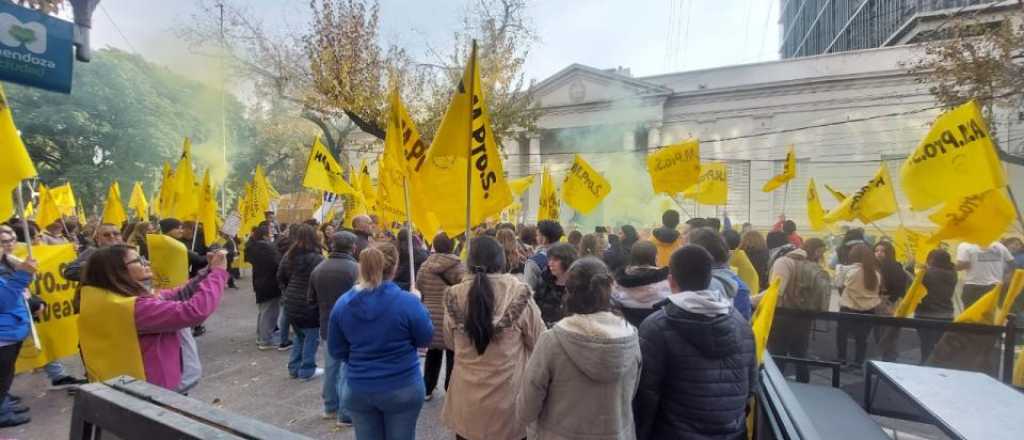 Ampros reclama por los cambios insertados a la carrera de enfermería