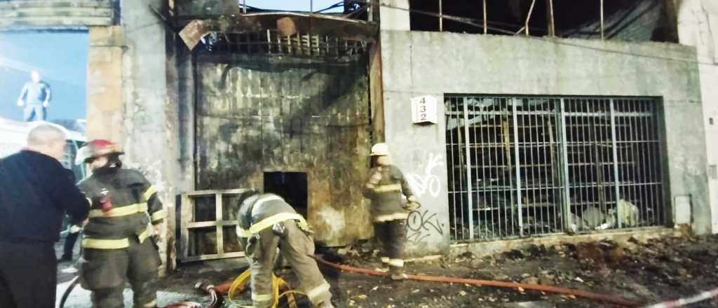 Se reactivó el incendio en Zapata Goma: preocupación y riesgo de derrumbe