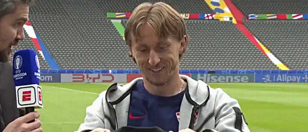 Video: el regalo maradoniano que emocionó a Luka Modric