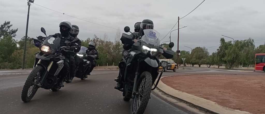 Dos policías ayudaron a salvarle la vida a un bebé en el Barrio La Favorita