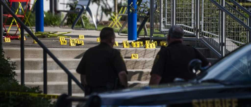 Detroit: un hombre en un parque actuático hirió a 9 personas y se suicidó