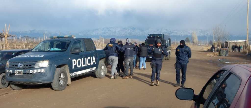 Drogas, armas y detenidos luego de un fuerte operativo en el Valle de Uco