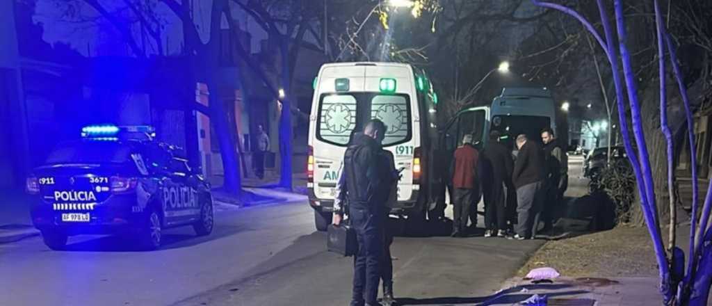 Le partieron la cara a piedrazos a un policía y está internado en Dorrego