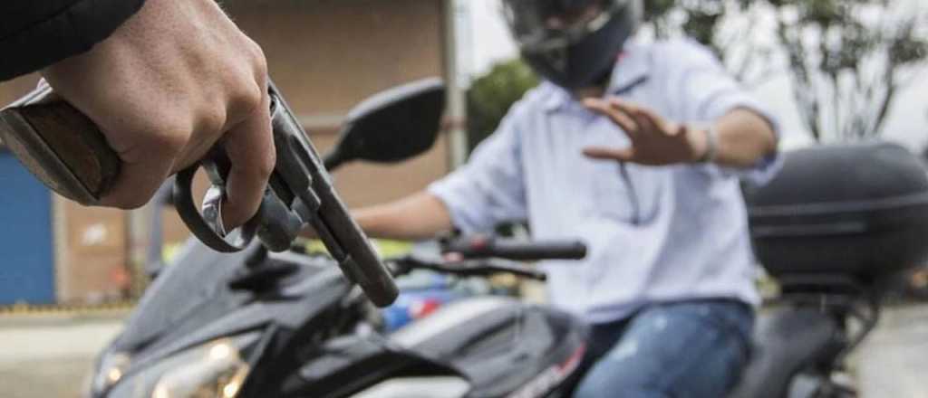 Volvía de visitar a sus abuelos y le robaron la moto en Las Heras