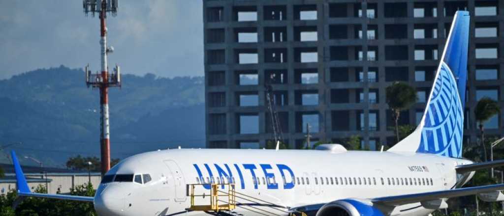Avión de United perdió una rueda tras despegar en Los Ángeles