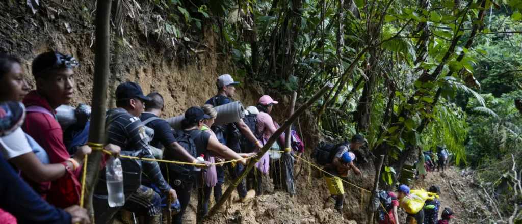 Migración: bloquearon tres caminos en la selva del Darién