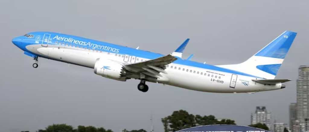 Milei adelantó qué hará con Aerolíneas Argentinas si no es privatizada