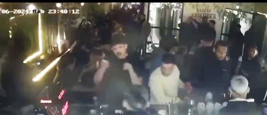 Video: la previa de los rugbiers en la Arístides y por qué los echaron de un bar