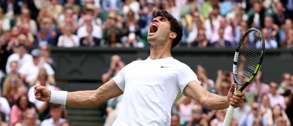 Alcaraz derrotó a Djokovic en sets corridos y es bicampeón en Wimbledon