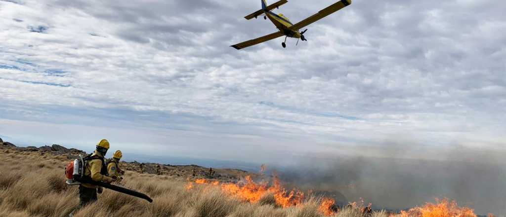 Incendio en las sierras de Córdoba: el fuego avanza hacia Calamuchita