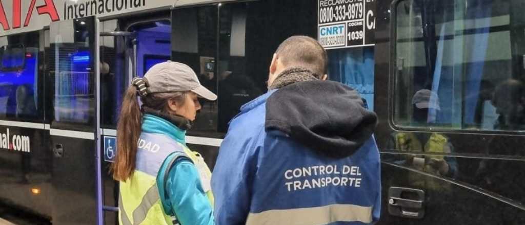 Retuvieron a un chofer que iba a salir de Mendoza a Santiago: estaba ebrio