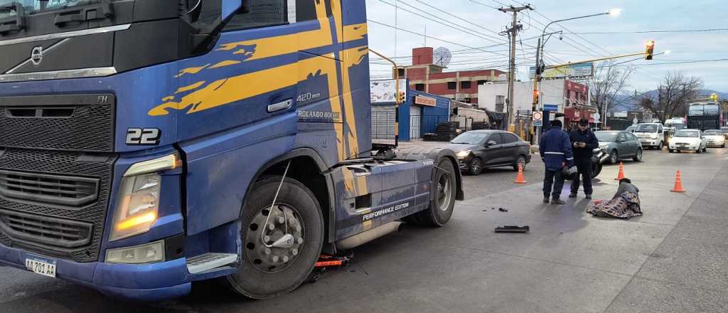 Un camión atropelló a un ciclista en el carril Rodríguez Peña