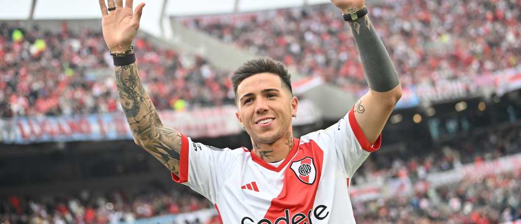 Video: River homenajeó a Enzo Fernández cantando la canción del escándalo