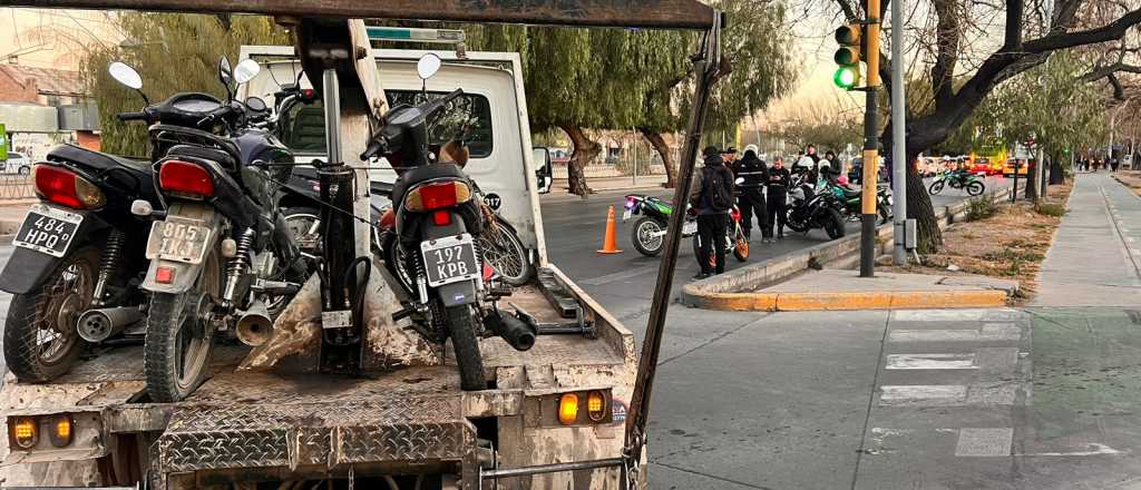 Secuestraron 15 motos en un control de tránsito en Capital: los motivos