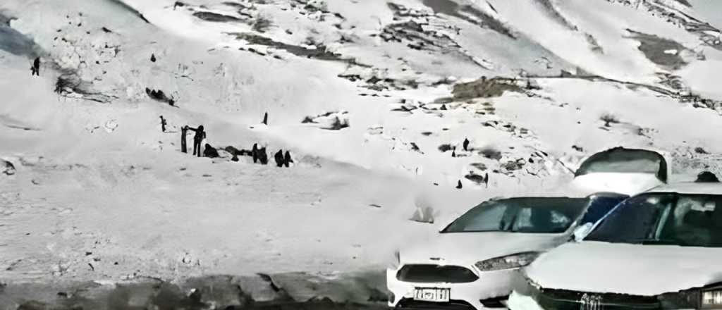 A la orilla de la ruta: así disfrutan la nieve en Alta Montaña