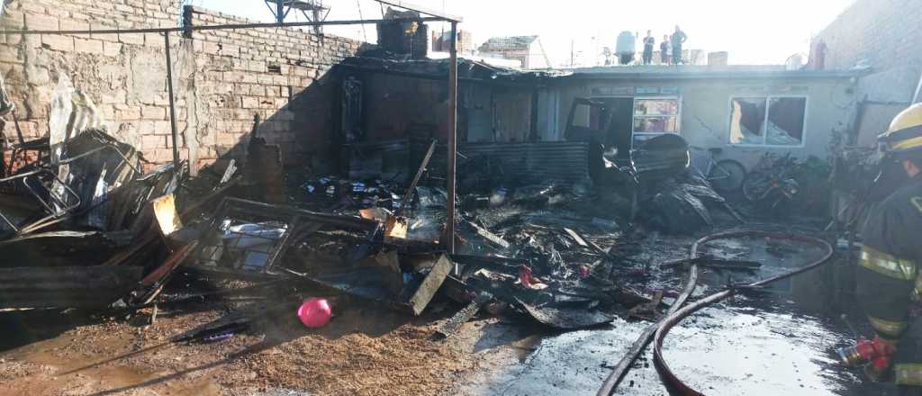 Se incendió una casa en Maipú y los heridos no quisieron ir al hospital