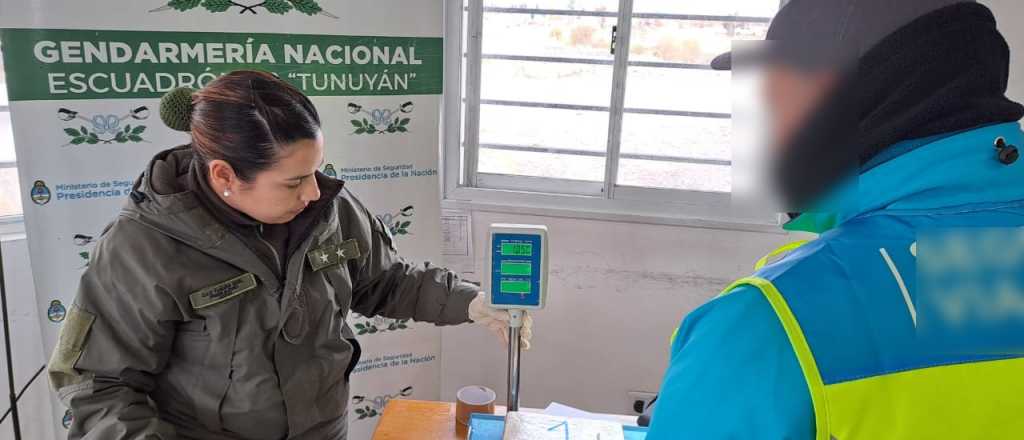 Detuvieron a un pasajero que viajaba con 2 kilos de cocaína en Tunuyán