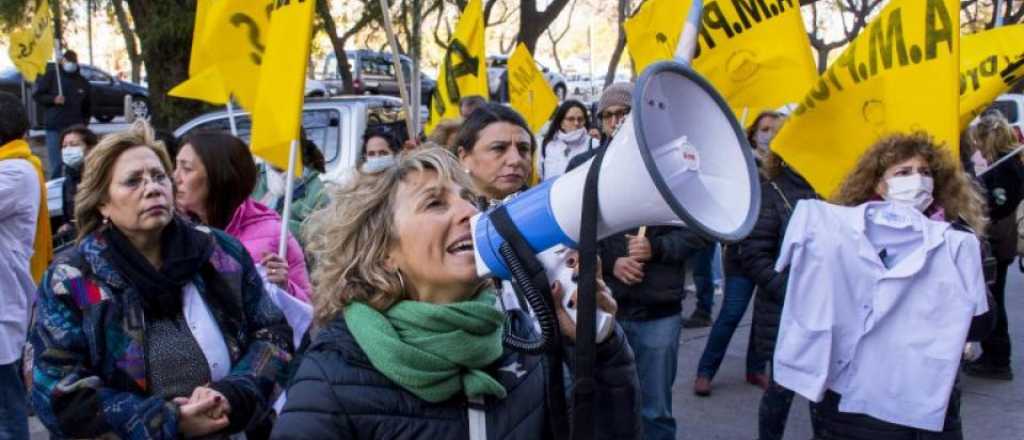 Atención conductores: médicos protestarán este mediodía en el Nudo Vial