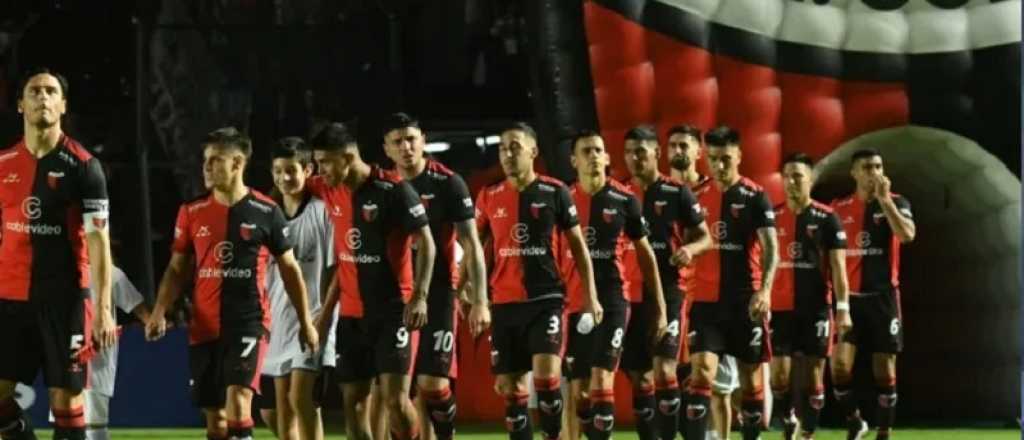  "Apretaron" al plantel de Colón antes del choque con Gimnasia