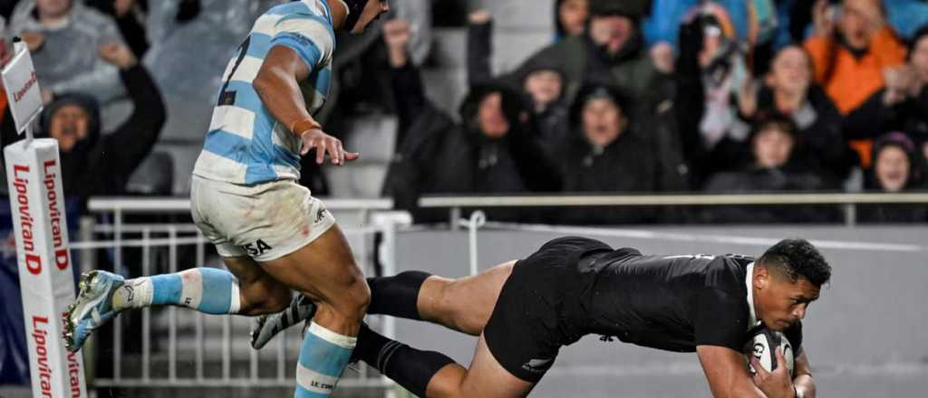 Los Pumas sufrieron y perdieron 42 a 10 frente a los All Blacks