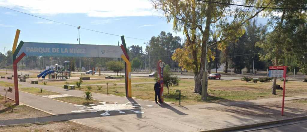 Una pareja asaltó a un adolescente en el Parque de la Niñez