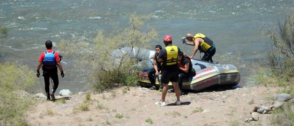 Dramática búsqueda de un chico de 15 años arrastrado por el río Tunuyán