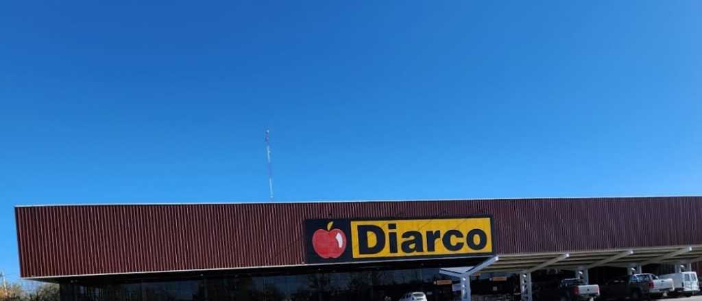 Dónde está el supermercado que recibe dólares para compras en Mendoza