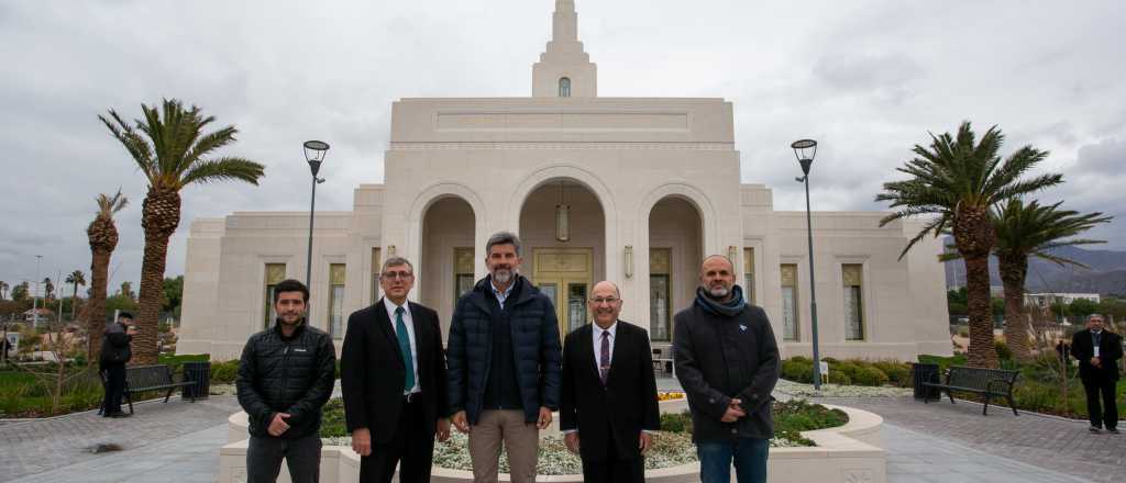 Ulpiano Suarez, en la apertura del nuevo templo mormón de Mendoza