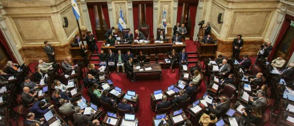 Tras la polémica, los senadores congelaron sus dietas hasta 2025