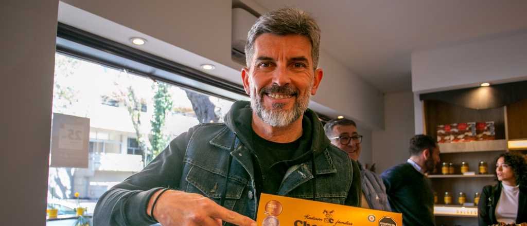 Ulpiano Suarez visitó la chocolatería que ganó dos medallas de oro