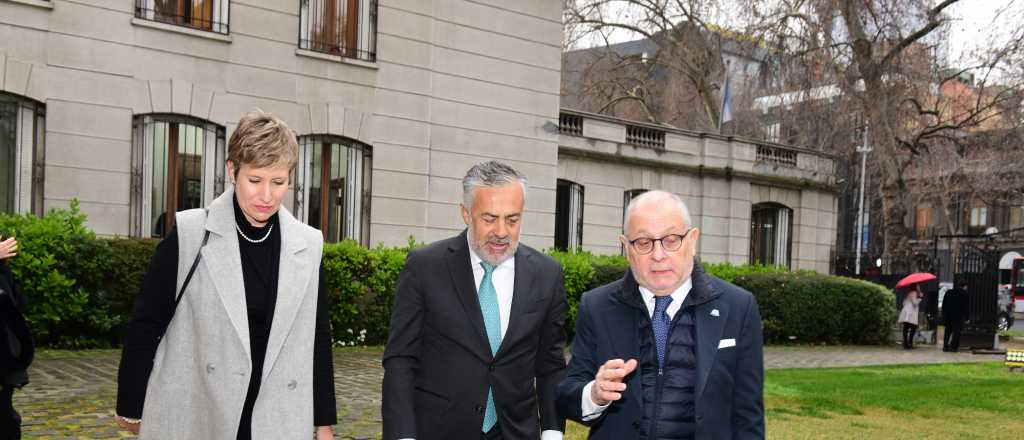 Cornejo en Chile: "La minería sostenible llegó a Mendoza para quedarse"