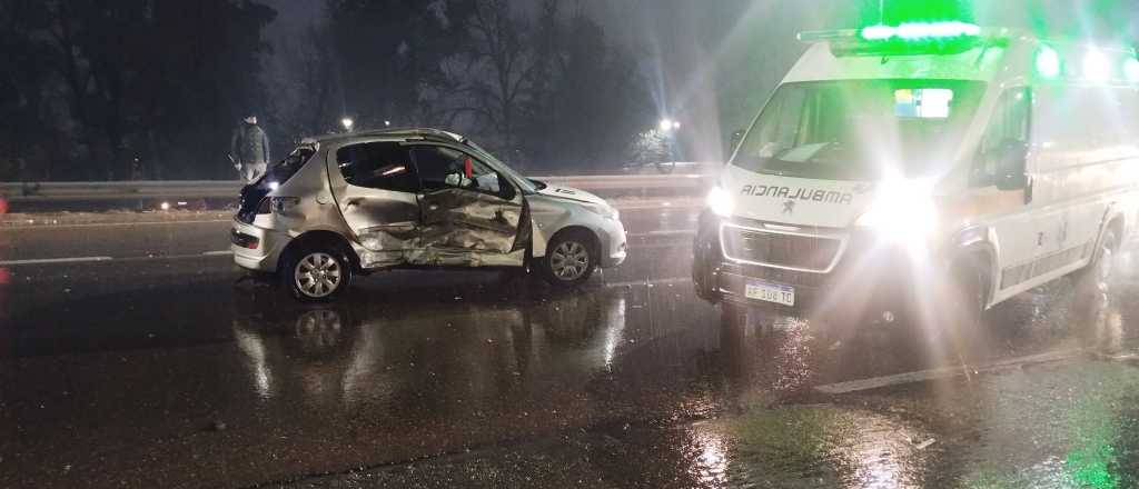 Lluvia e imprudencia: choque y caos vehicular en el Acceso Este