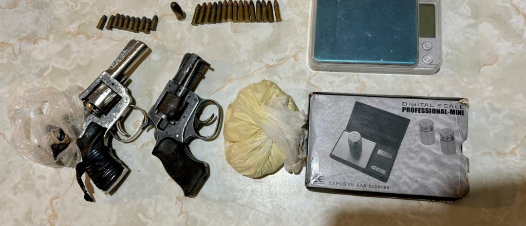 Armas, drogas y detenidos en varios allanamientos en Guaymallén