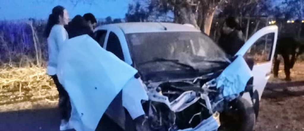 Un chico de 15 años está grave en Central tras chocar contra un árbol