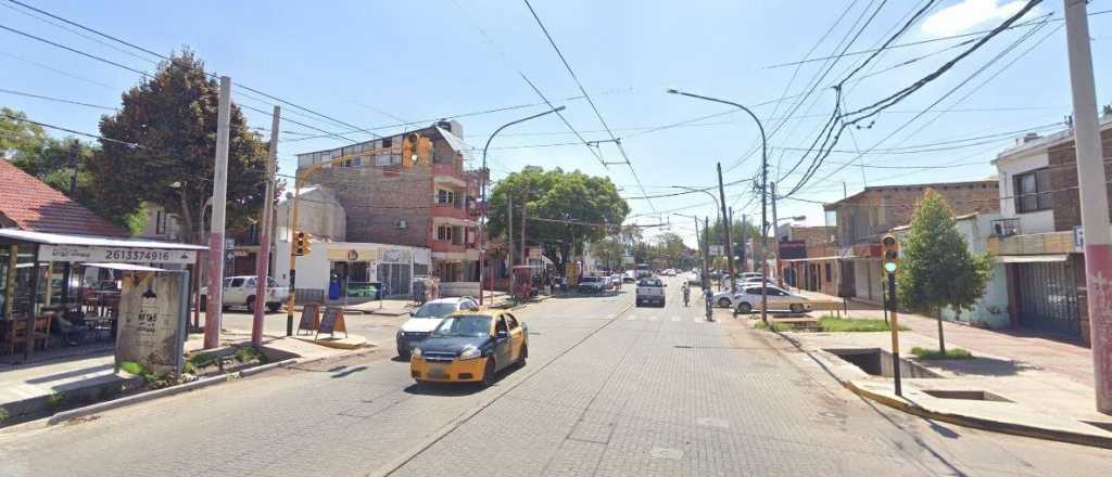 Estaba estacionado en la avenida San Martín y le robaron la camioneta