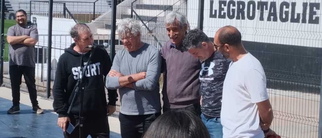 Gimnasia festejó sus 116 años y los socios se llevaron un pedacito de su historia