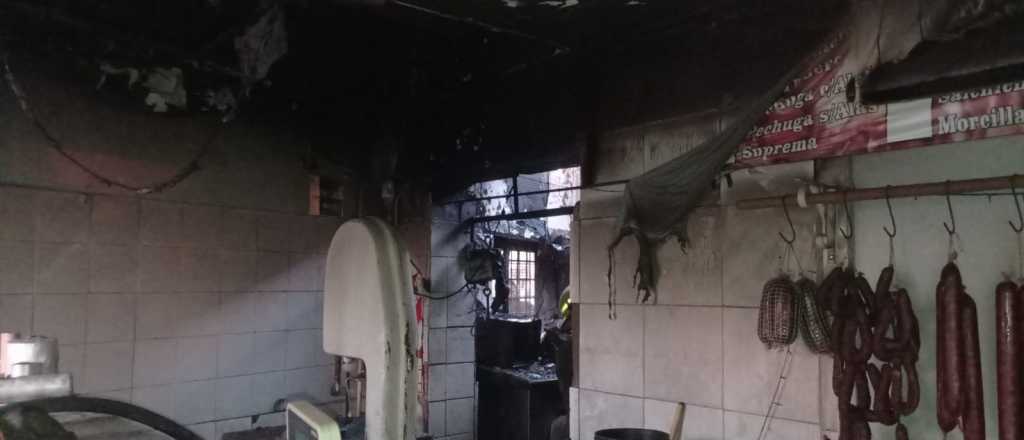 Una carnicería de Guaymallén se incendió y los daños son totales