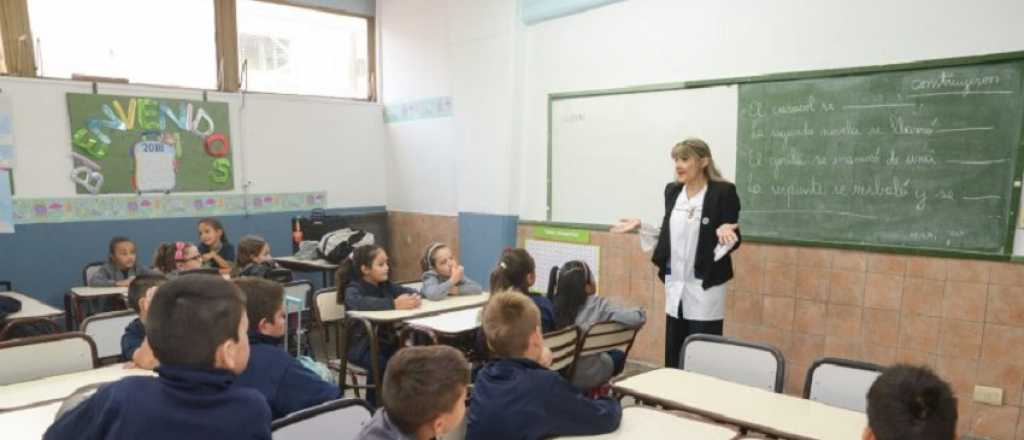 Los docentes de Mendoza recibirán un dinero extra el Día del Maestro