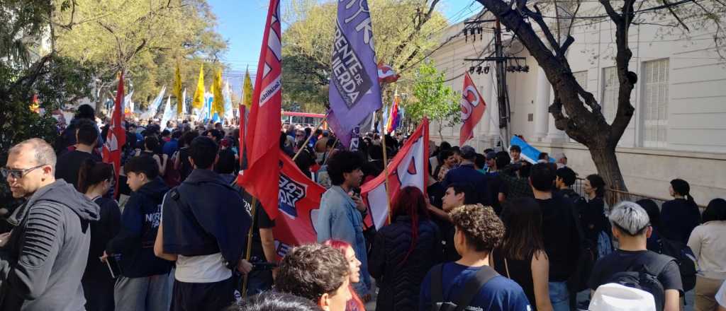 Así fue el reclamo en Mendoza contra el veto a la movilidad jubilatoria