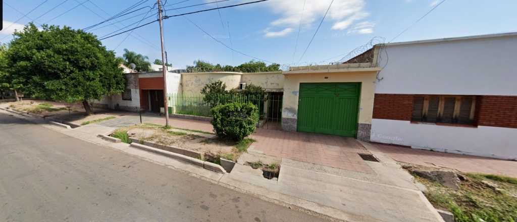 Le robaron la moto a una joven cuando llegó a su casa, en Guaymallén