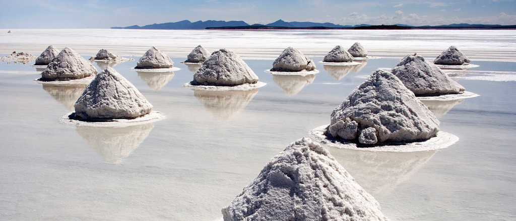 Acuerdo entre Bolivia y Rusia por el litio en el salar más grande del mundo