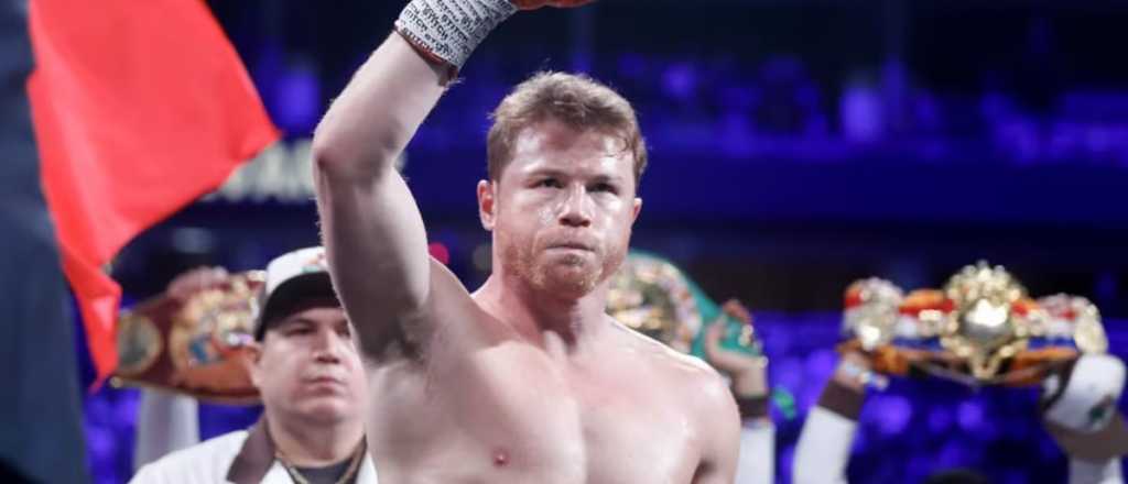 Canelo Álvarez derrotó a Berlanga y retuvo los títulos supermedianos