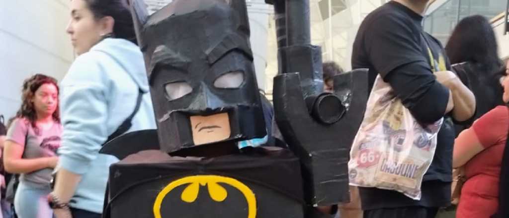 Fotos y videos: así celebró Mendoza su "Batman Day" en el Le Parc