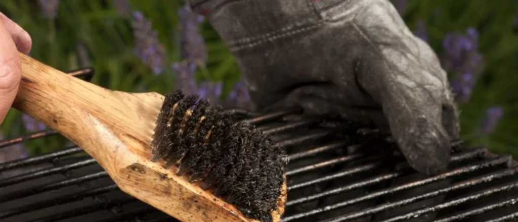 Viral en TikTok: truco casero y facil para limpiar la parrilla sin productos