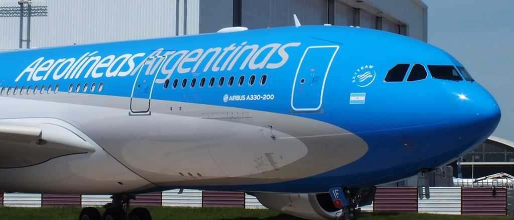 El Gobierno inició negociaciones para vender Aerolíneas Argentinas