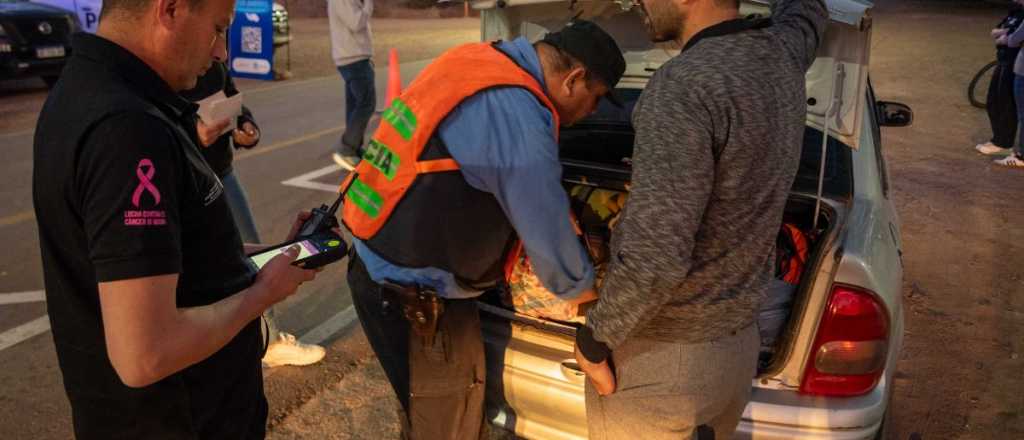 Comenzó el control por Día del Estudiante: requisaron autos en El Carrizal