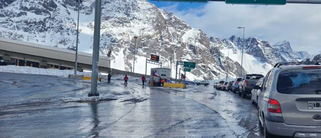 El Paso Cristo Redentor seguirá cerrado por lo menos hasta este martes