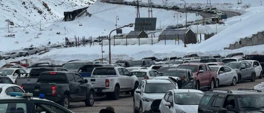 Video: hasta cuatro horas de demora para cruzar a Chile