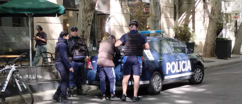 Video: fuerte operativo policial en pleno centro mendocino por una pelea