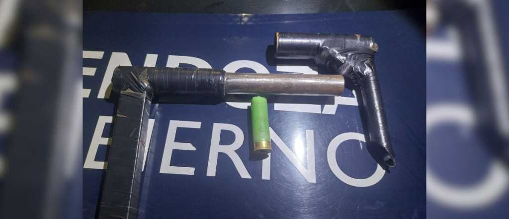 Secuestraron armas en Godoy Cruz y Guaymallén y arrestaron a seis personas